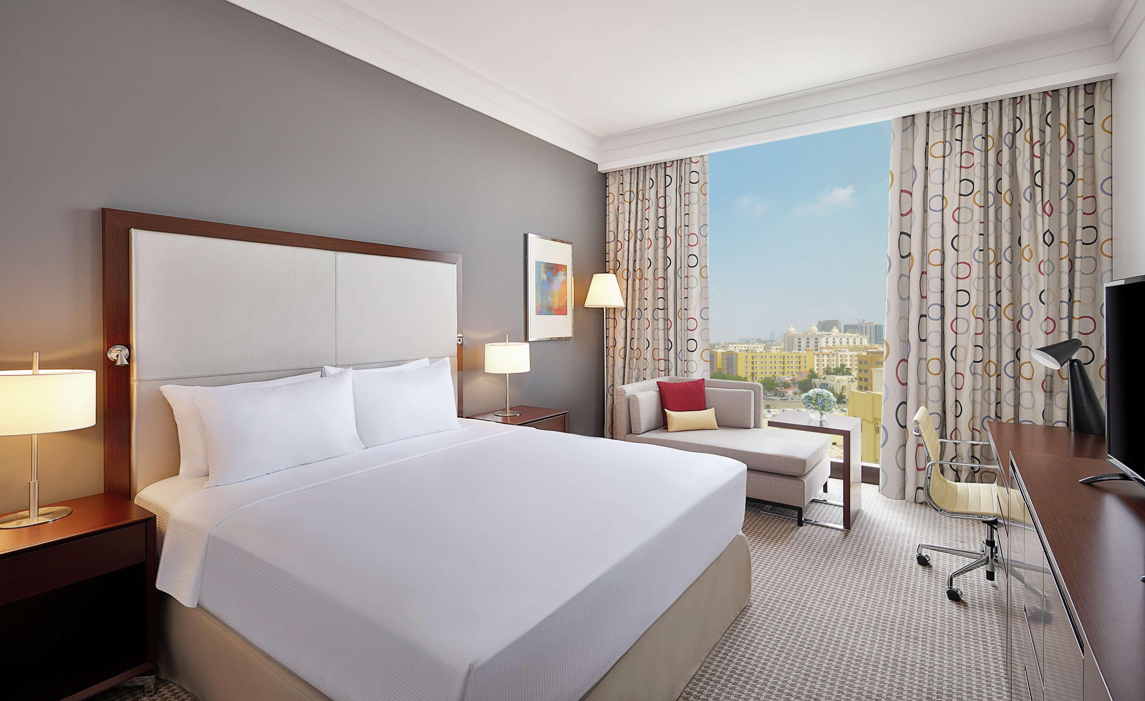 Отель Doubletree By Hilton Doha - Al Sadd Экстерьер фото