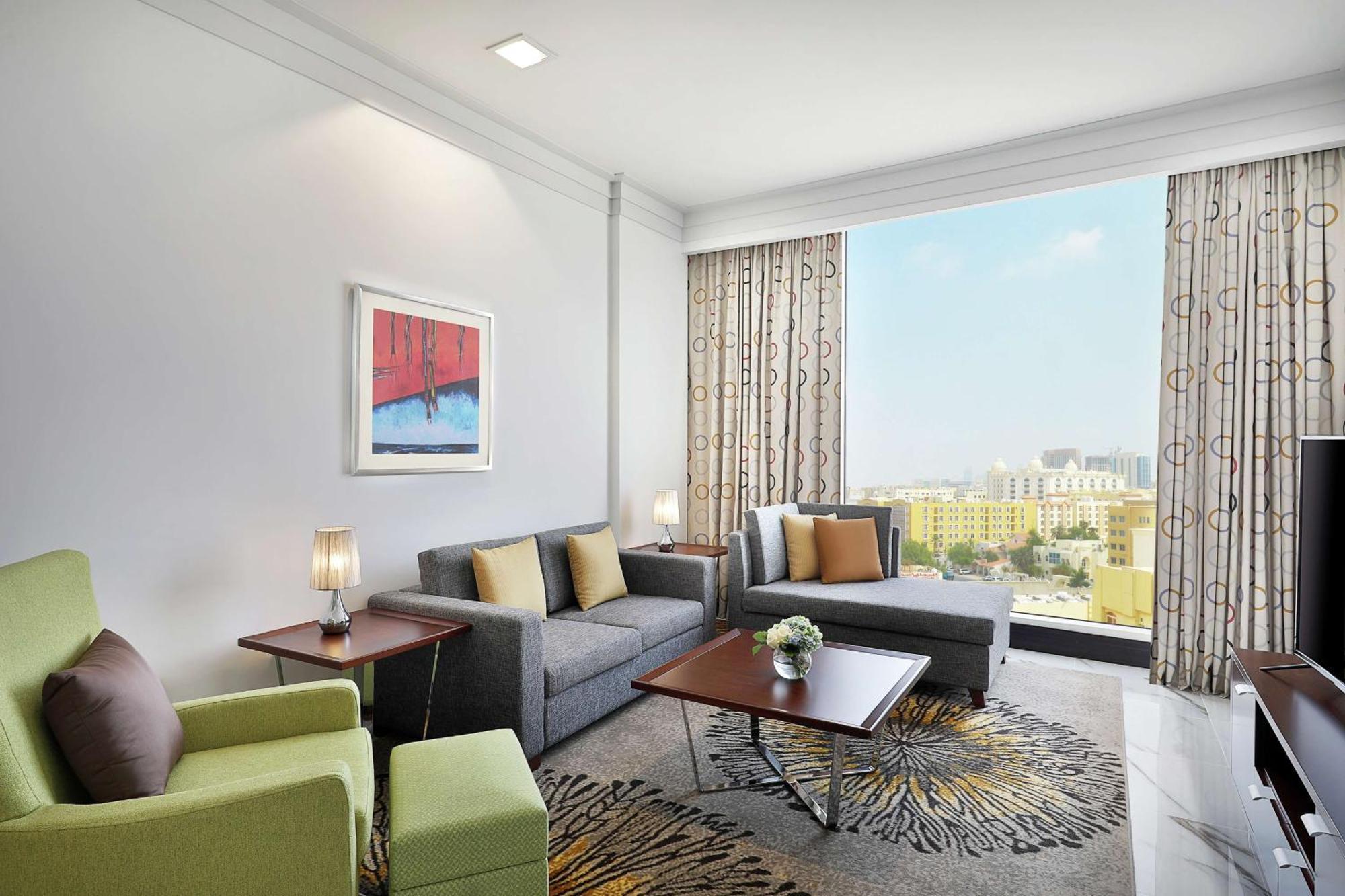Отель Doubletree By Hilton Doha - Al Sadd Экстерьер фото Living room