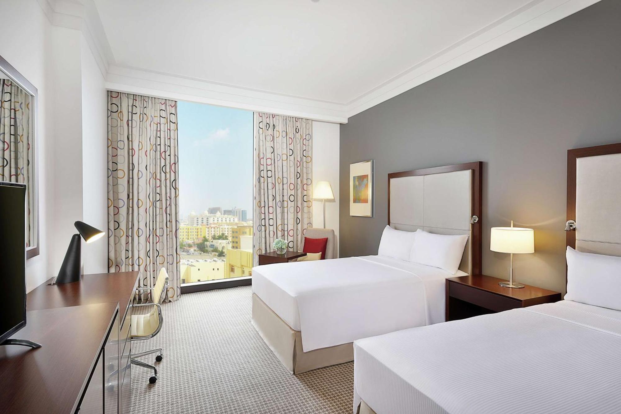 Отель Doubletree By Hilton Doha - Al Sadd Экстерьер фото