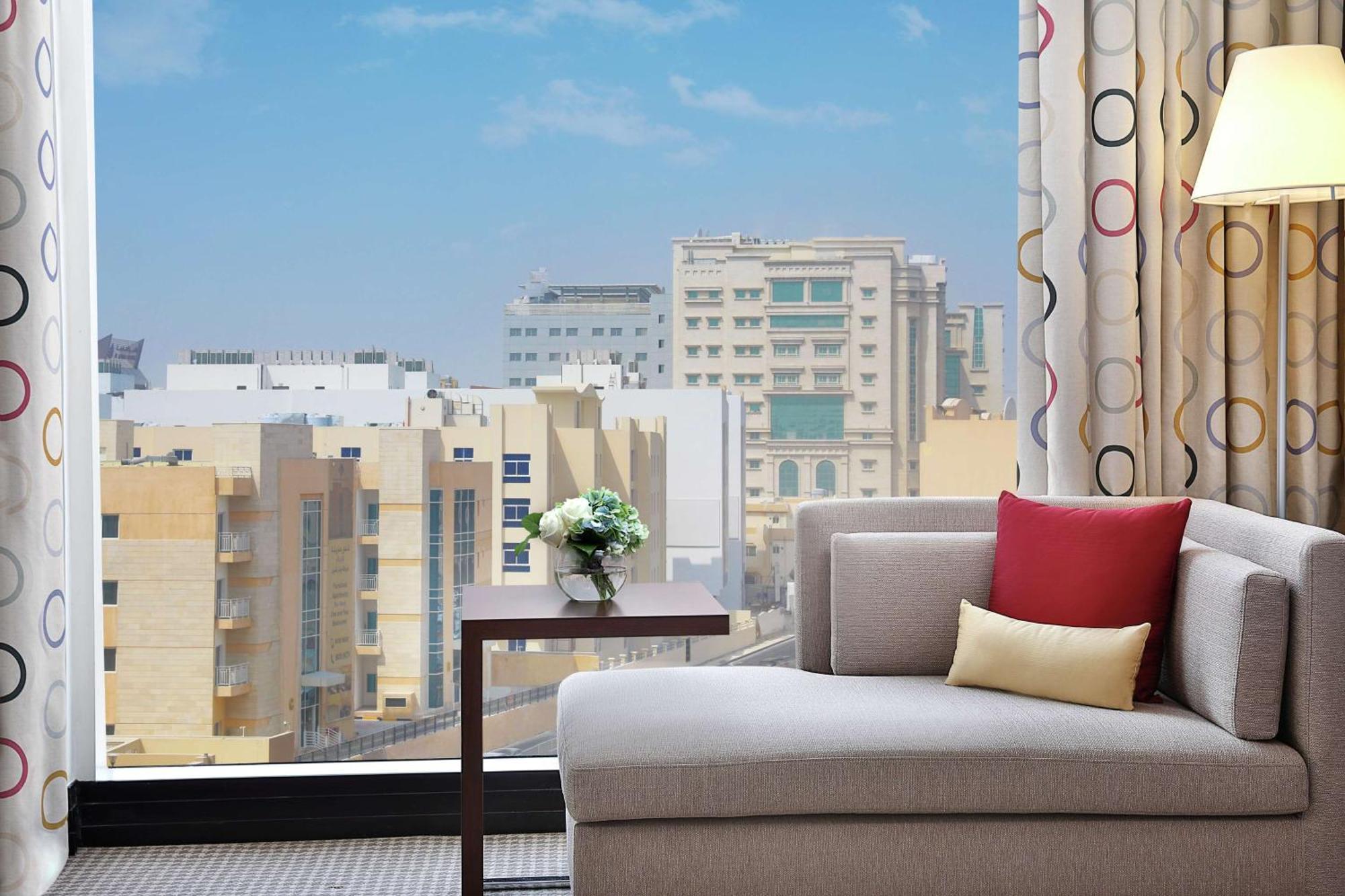 Отель Doubletree By Hilton Doha - Al Sadd Экстерьер фото