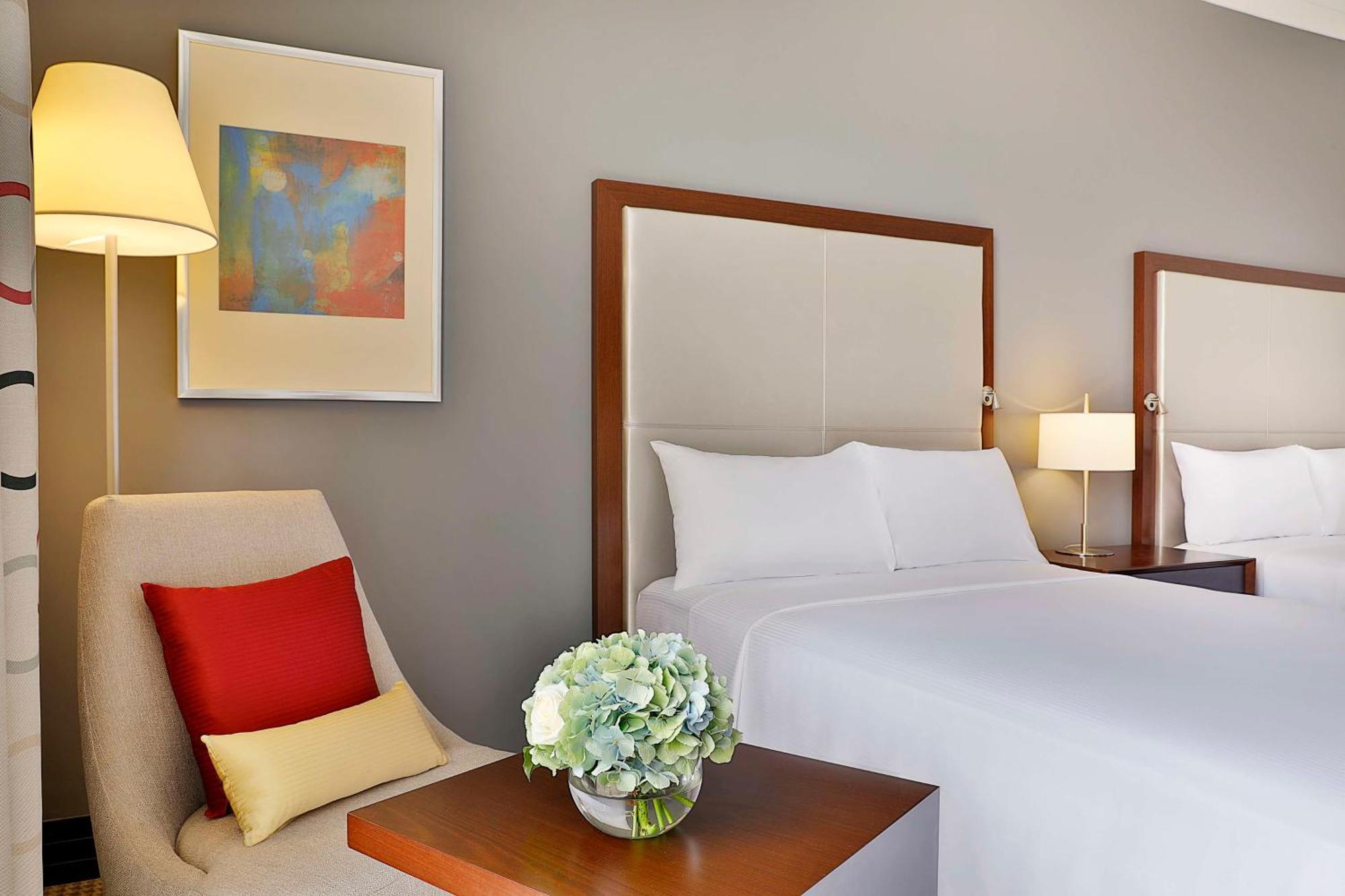Отель Doubletree By Hilton Doha - Al Sadd Экстерьер фото A guest room at the Hilton San Francisco
