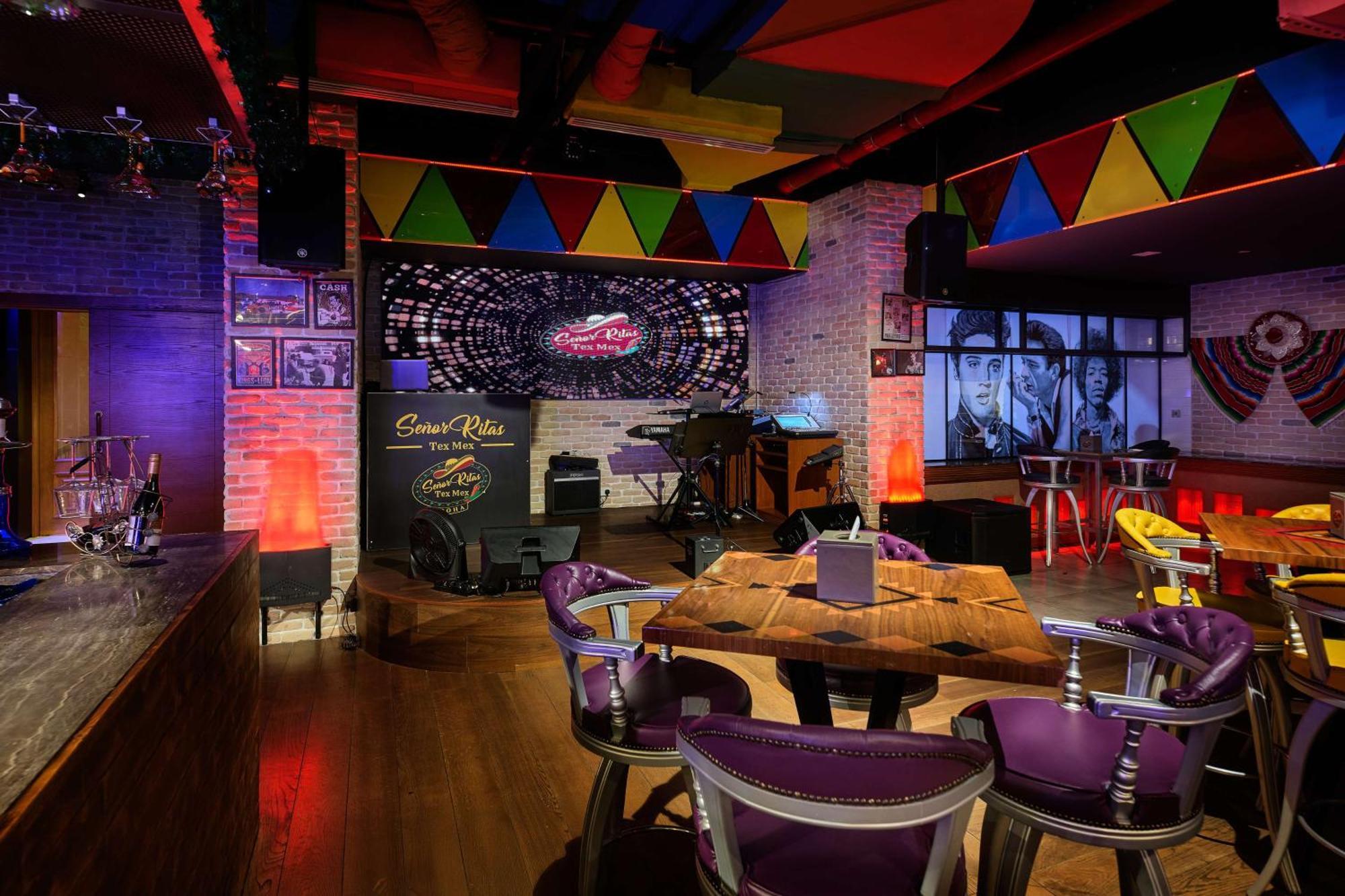 Отель Doubletree By Hilton Doha - Al Sadd Экстерьер фото The interior of a typical Hard Rock Cafe
